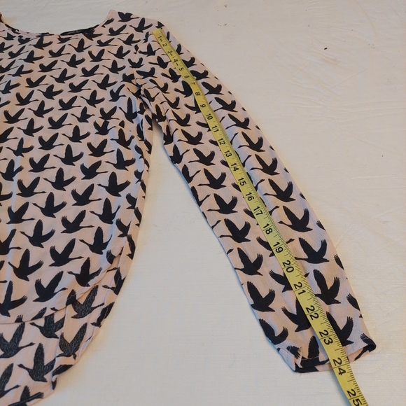 H&M Blush Pink Black Bird Animal Print Long Sleeve Blouse Lightweight Top Size 8 - Picture 10 of 11